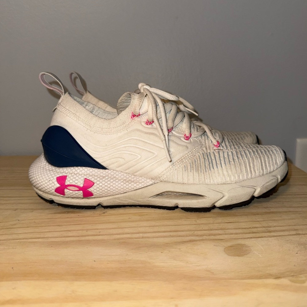 Under Armour Sneakers